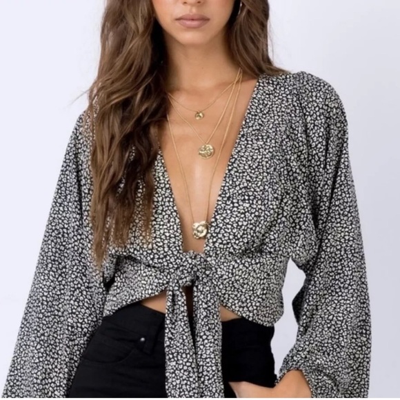 Princess Polly Tops - Princess Polly Women's Black and Cream Long Sleeve Deep V Tie Front Crop Top